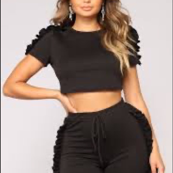 Ruffle Trouble Set - Picture 2 of 3